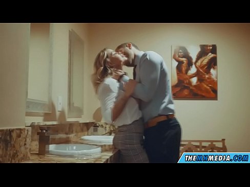 ❤️ 공공 화장실에서 가슴이 큰 금발이 당신을 유혹 할 때 ❤ 슈퍼 섹스 우리 ko.sexvideogif.ru ❤